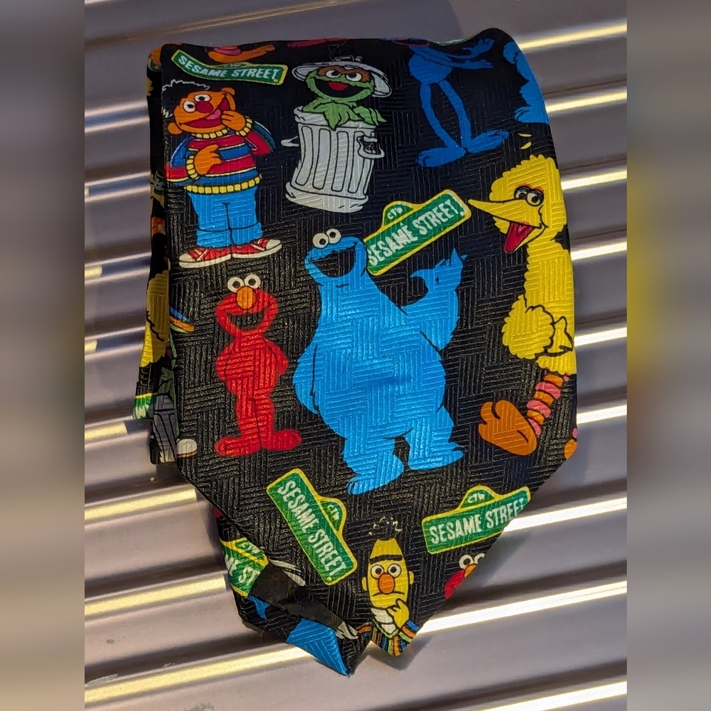 Sesame Street Colorful Character Print Tie Grover Oscar Big Bird Elmo Cookie